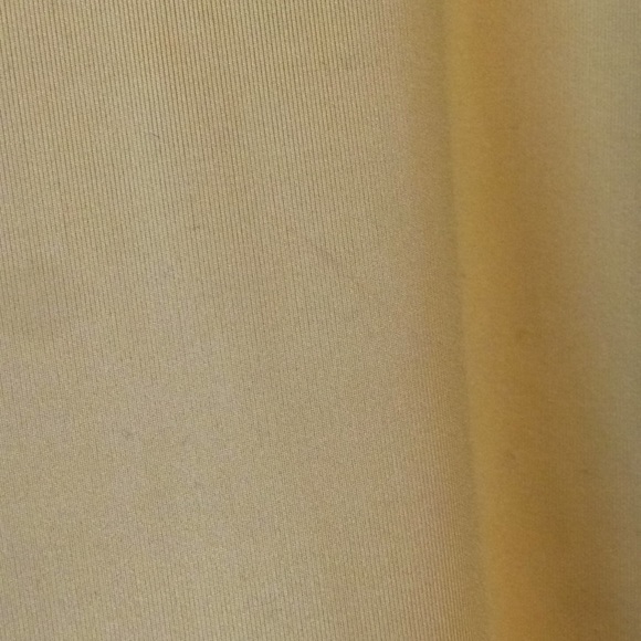 **SOLD** Dainty Jewell’s Ruffle Layering Top - Picture 2 of 5